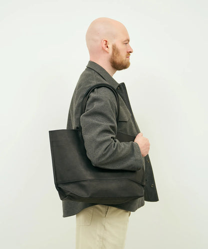 寬版手提包 L（黑色）/ 豬皮“HALLIE” 