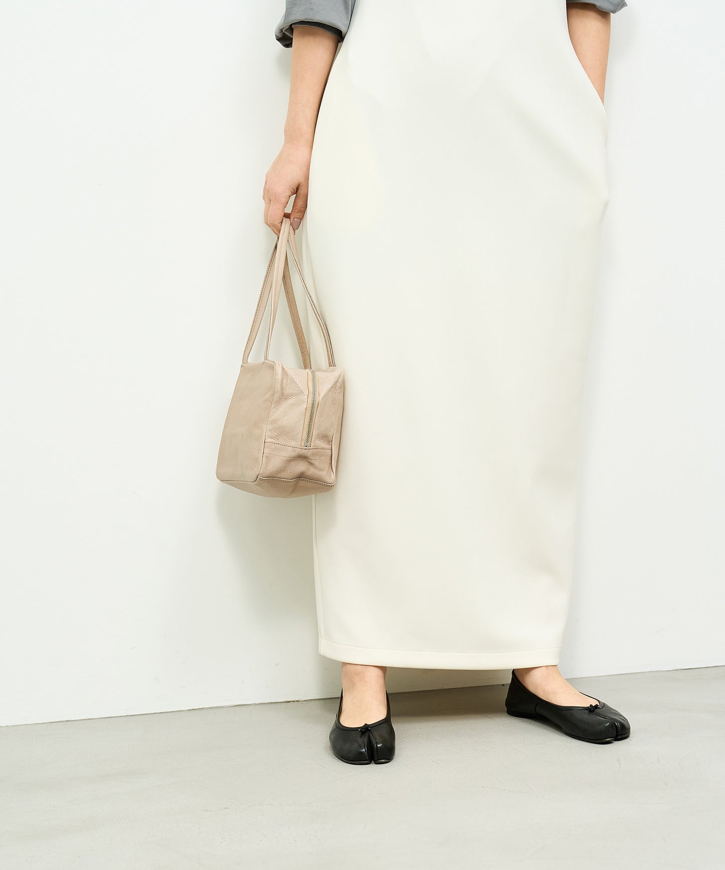 #30/ Square duffel bag XS (pink beige) / pigskin "HALLIE"