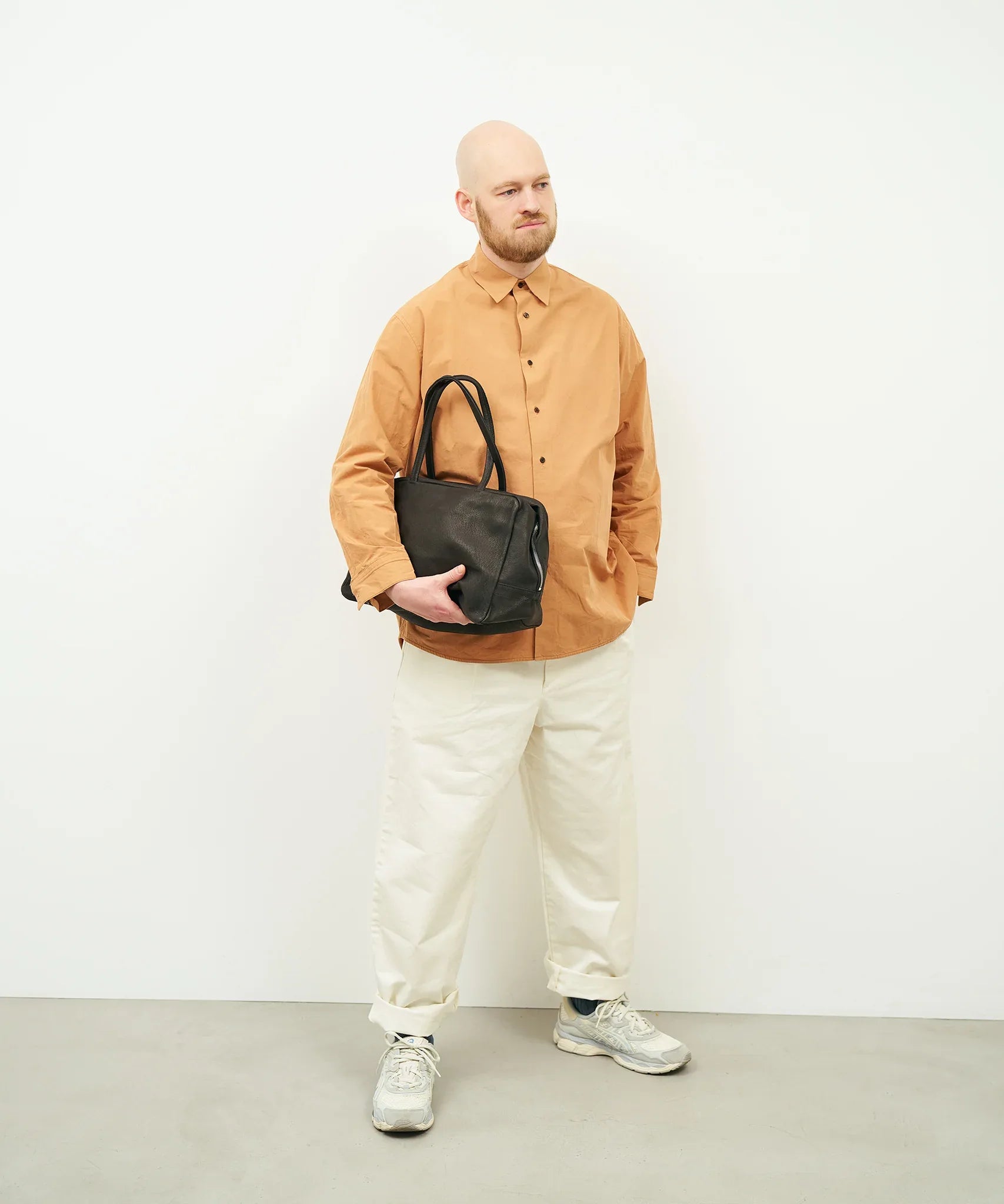 りーたん黒いバック Japanese Leather Square Bag with Zipper - Simple & Lightweight