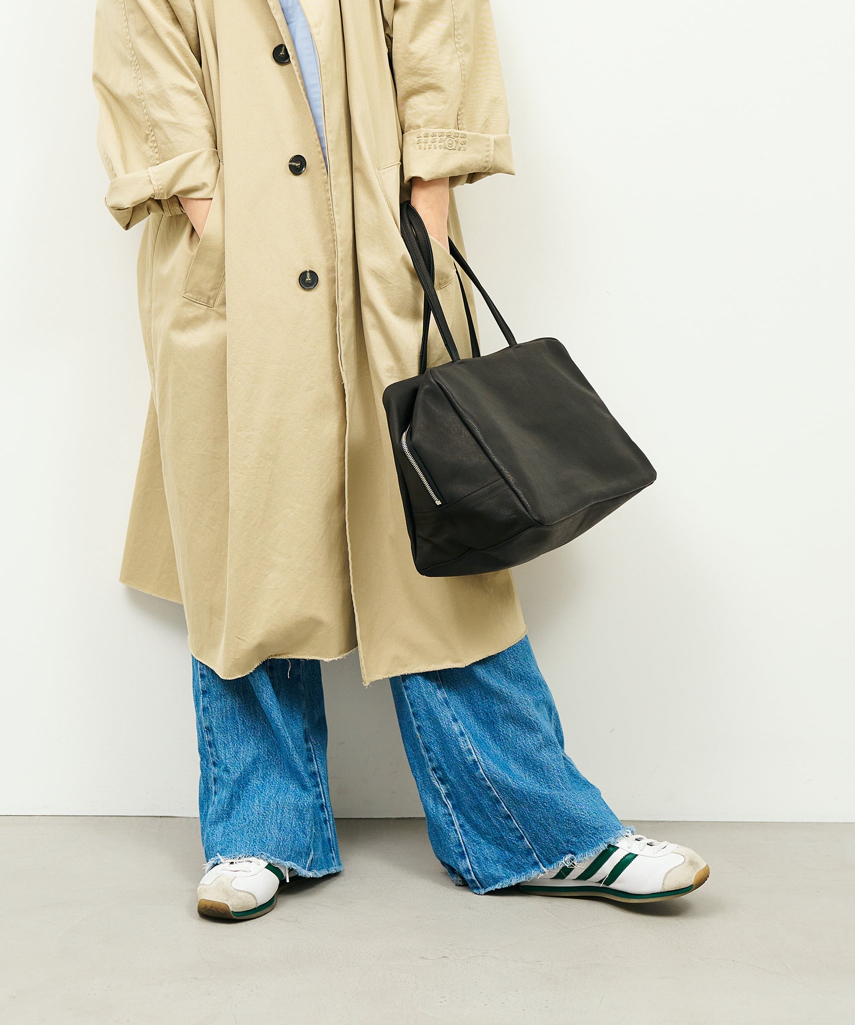 Japanese Leather Square Bag with Zipper - Simple & Lightweight