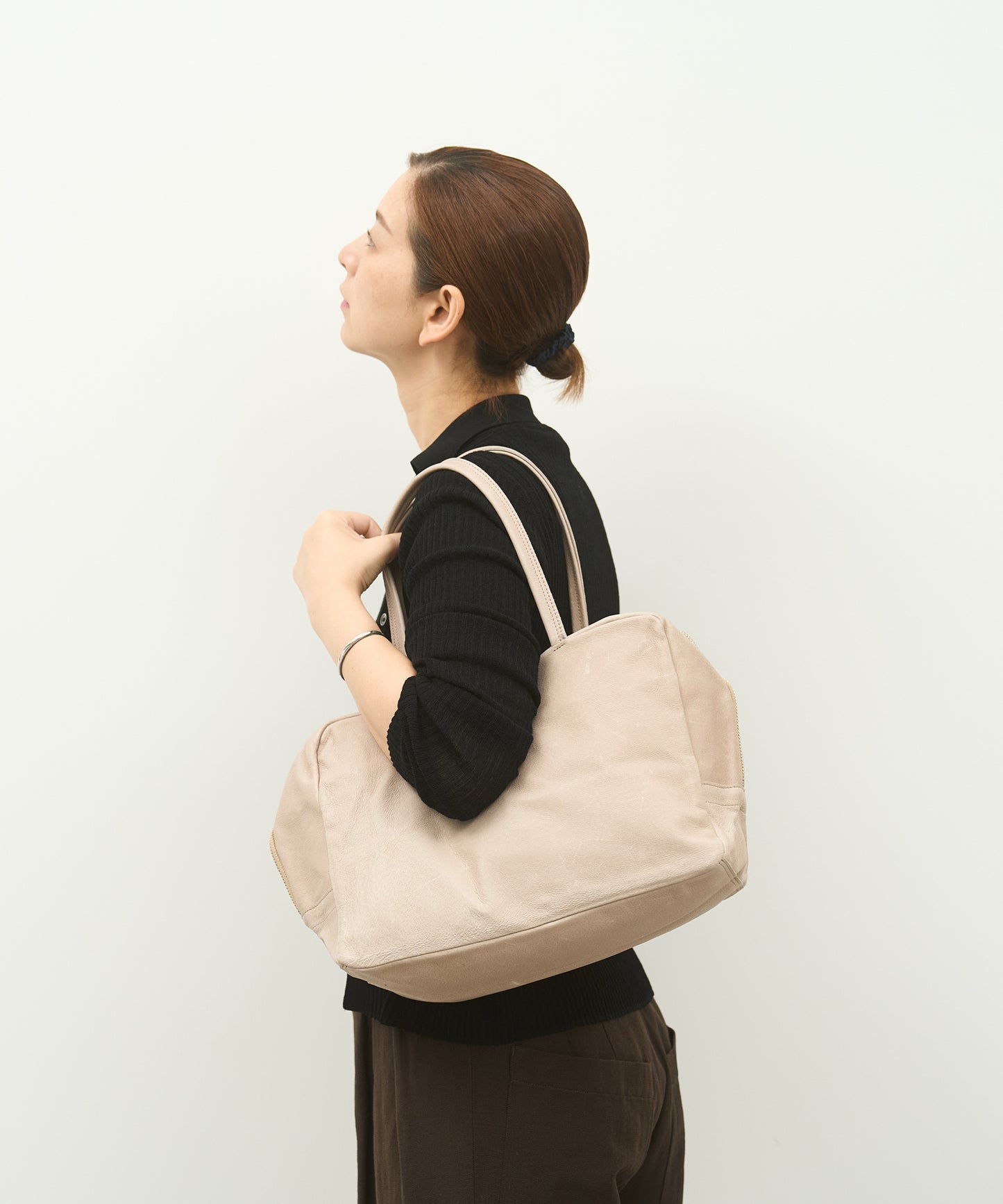 #30 / 方形行李袋 M / 猪皮“HALLIE”