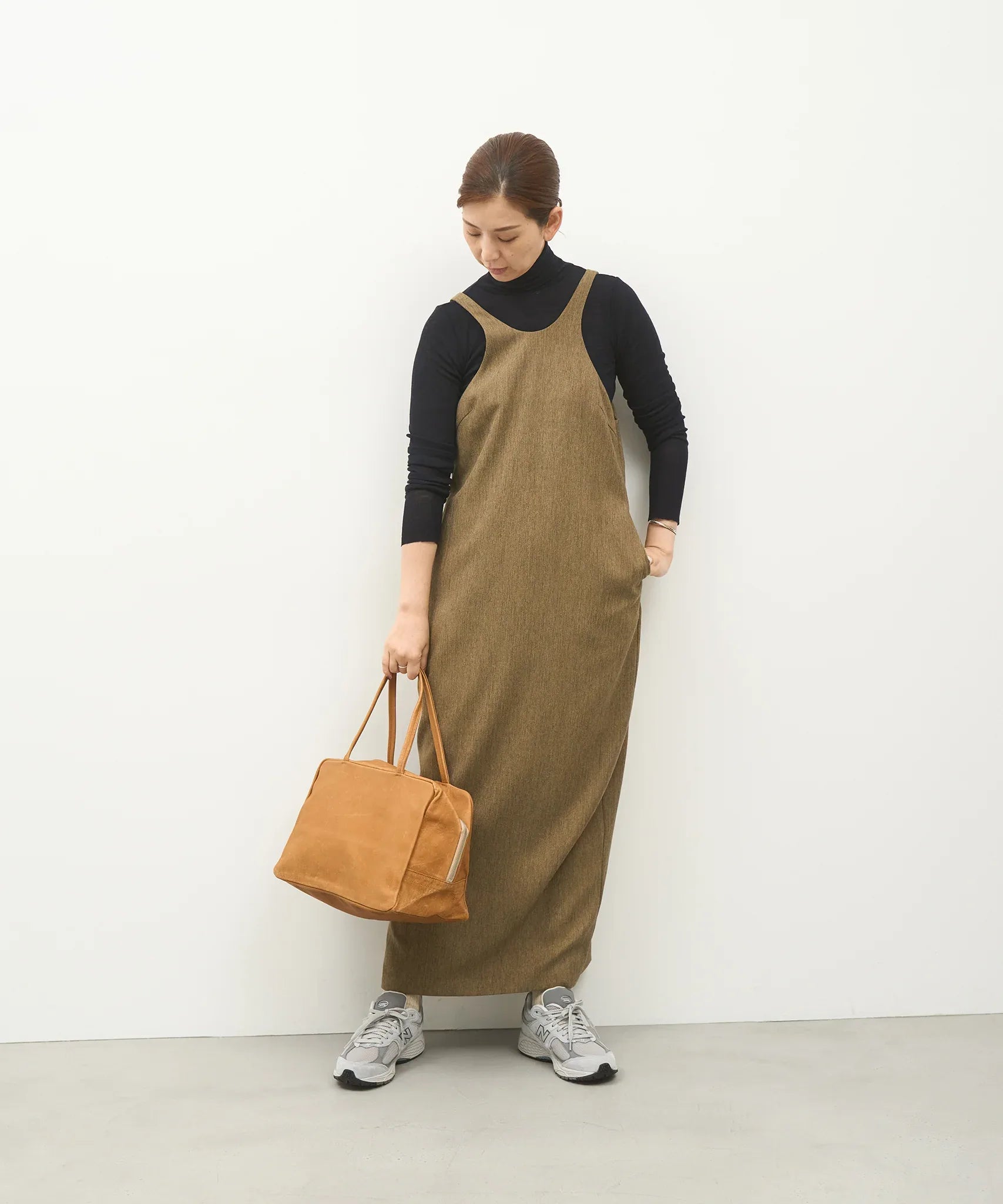 Japanese Leather Square Bag with Zipper - Simple & Lightweight