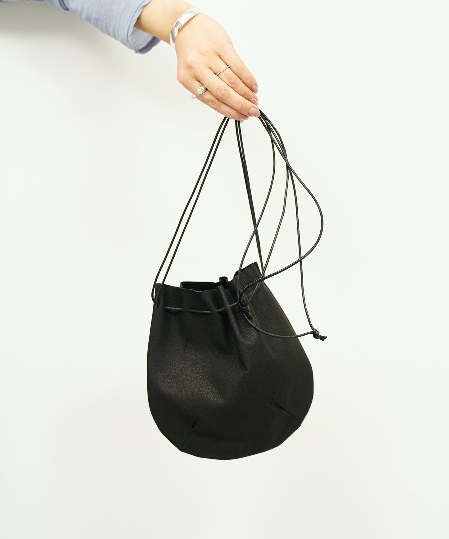 #30/ Balloon pouch (black) / Pigskin "HALLIE"