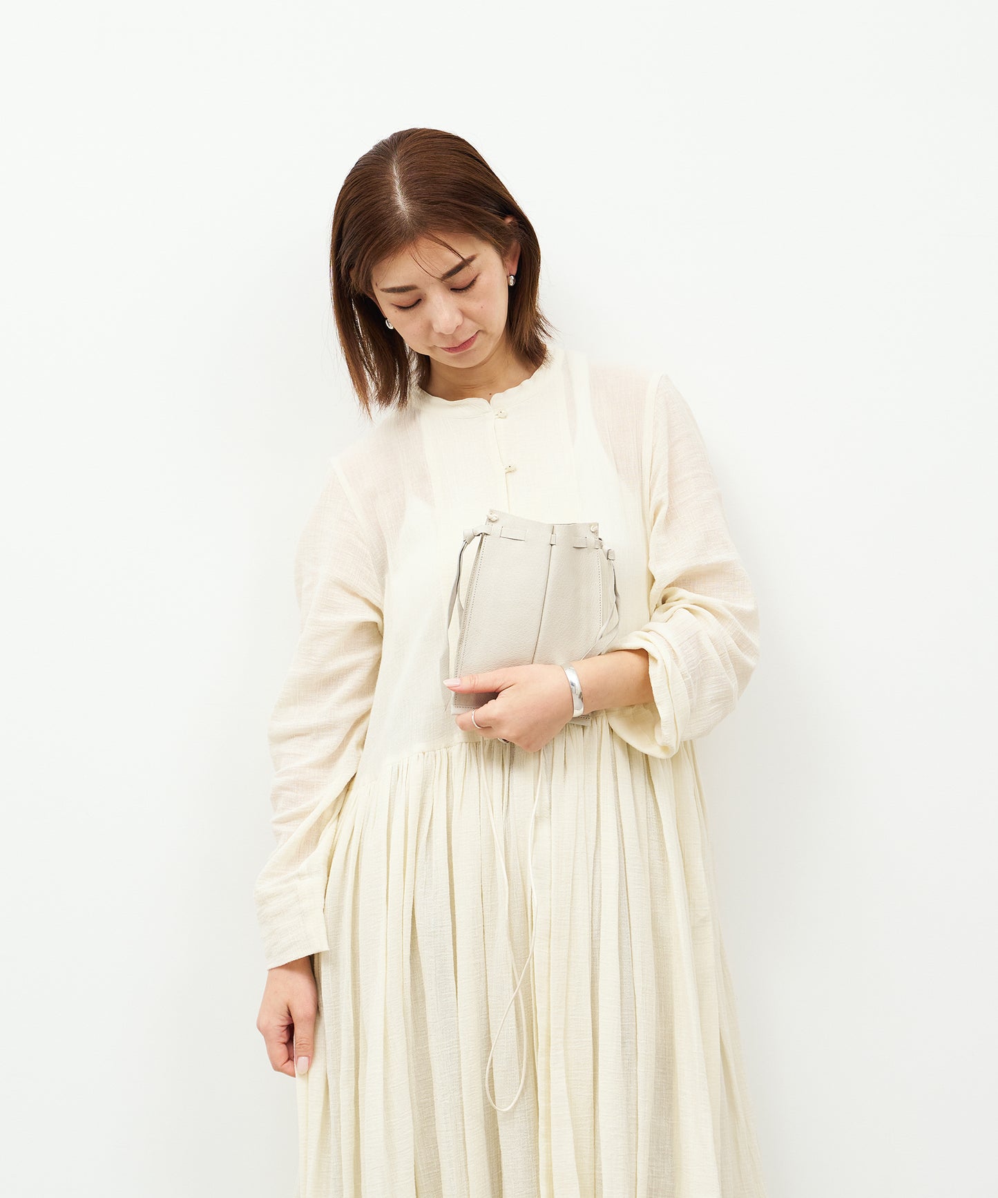 #30/ Medicine pochette (oatmeal) / Pigskin "HALLIE"