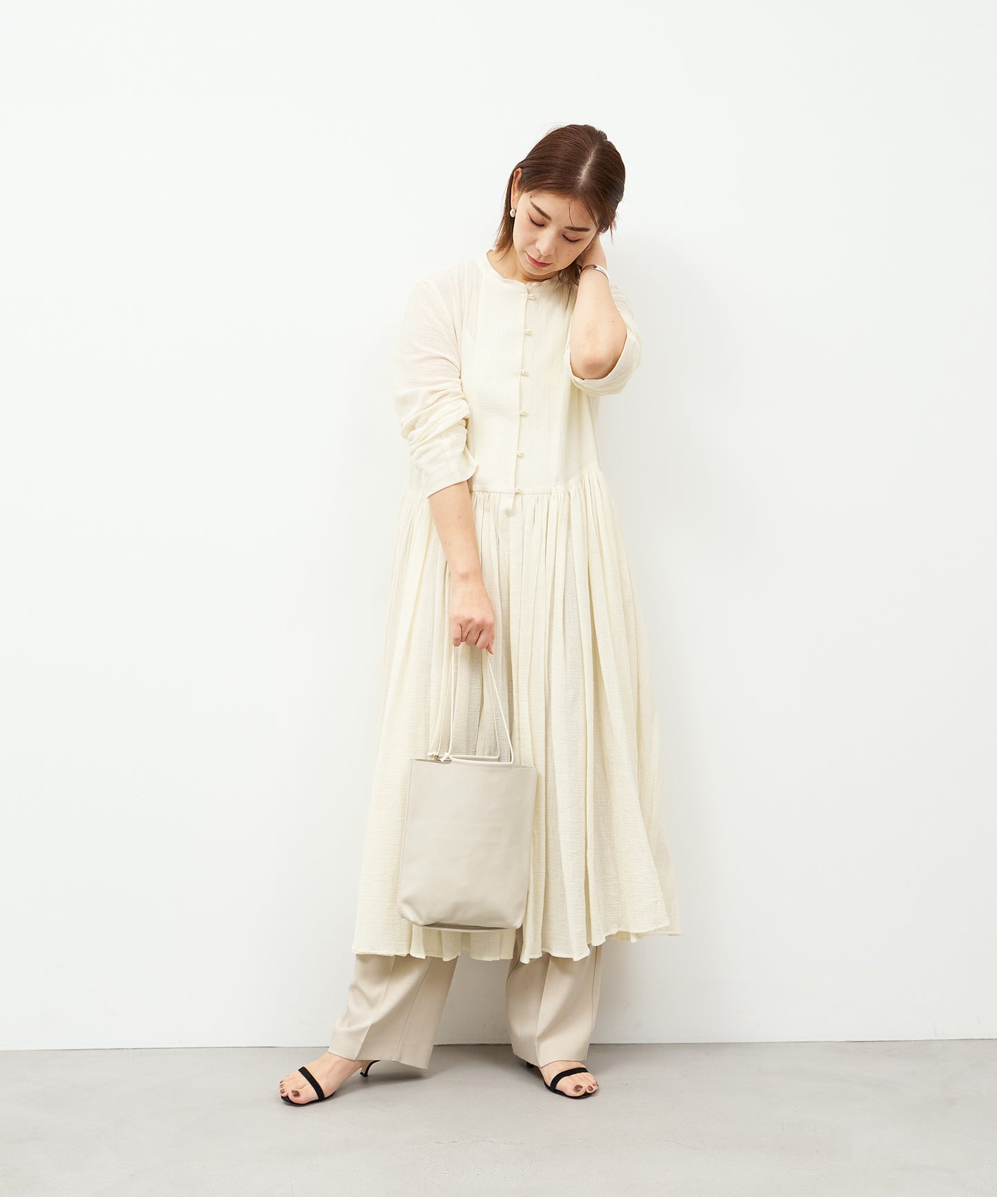 #30/ 迷你手提包（燕麦色）/ 猪皮“HALLIE”