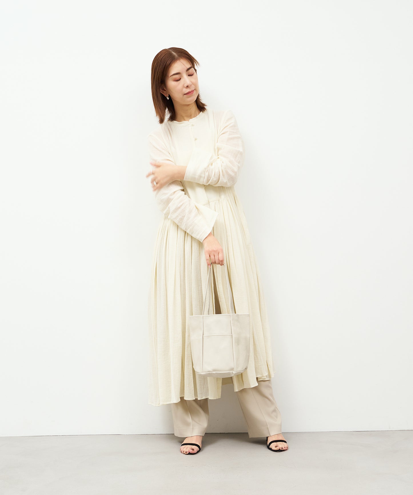 #30/ Bucket tote bag (oatmeal) / pigskin "HALLIE"