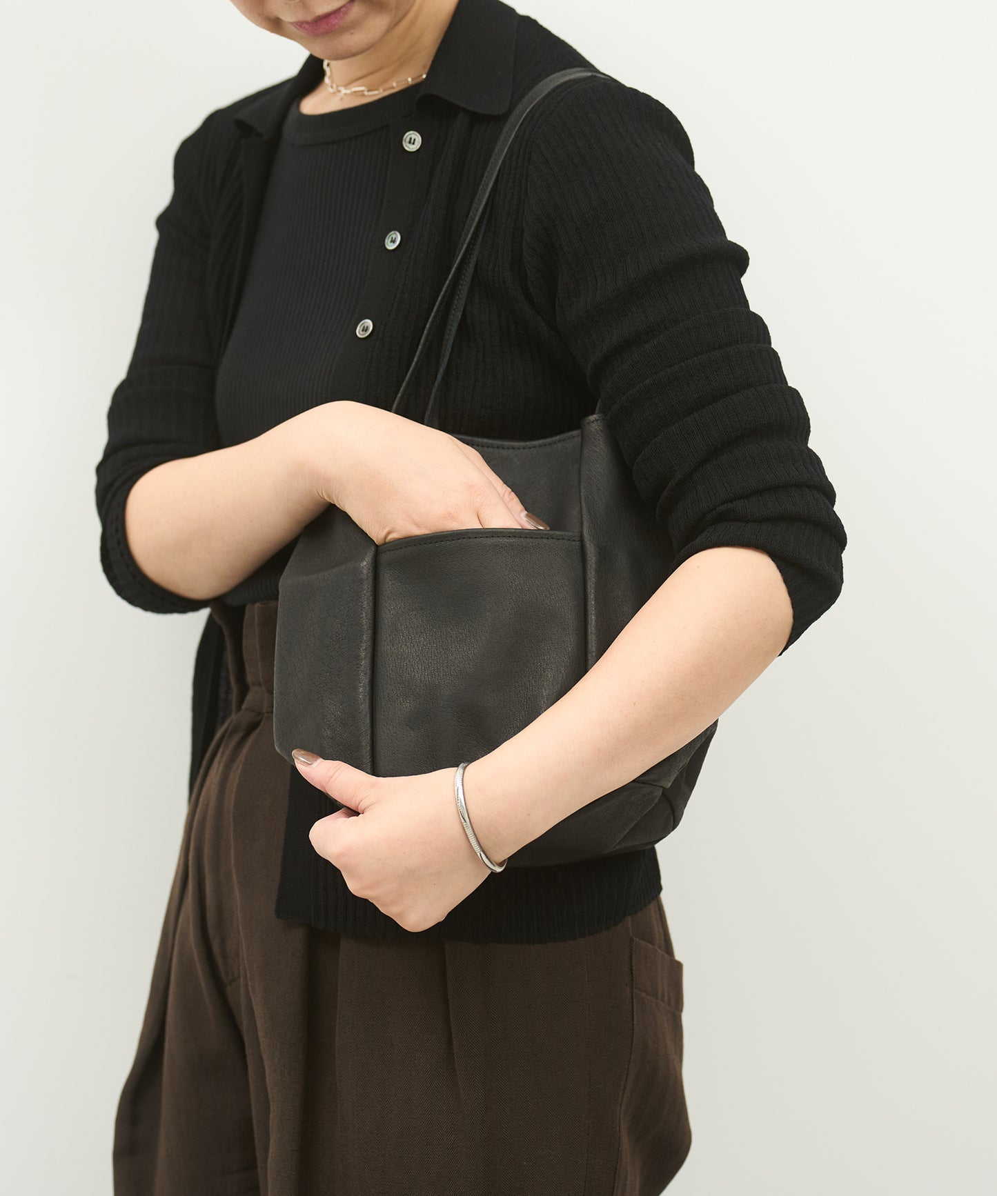 #30 / Bucket tote bag (black) / pigskin "HALLIE"