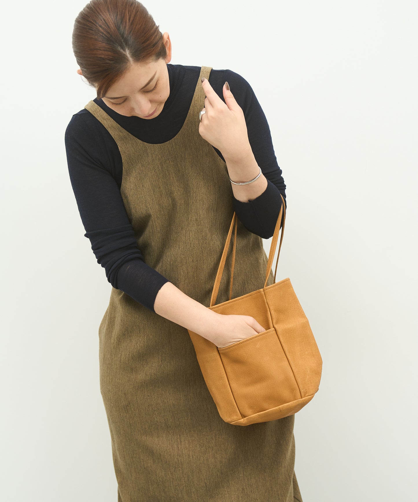 #30 / Bucket tote bag  / pigskin "HALLIE"