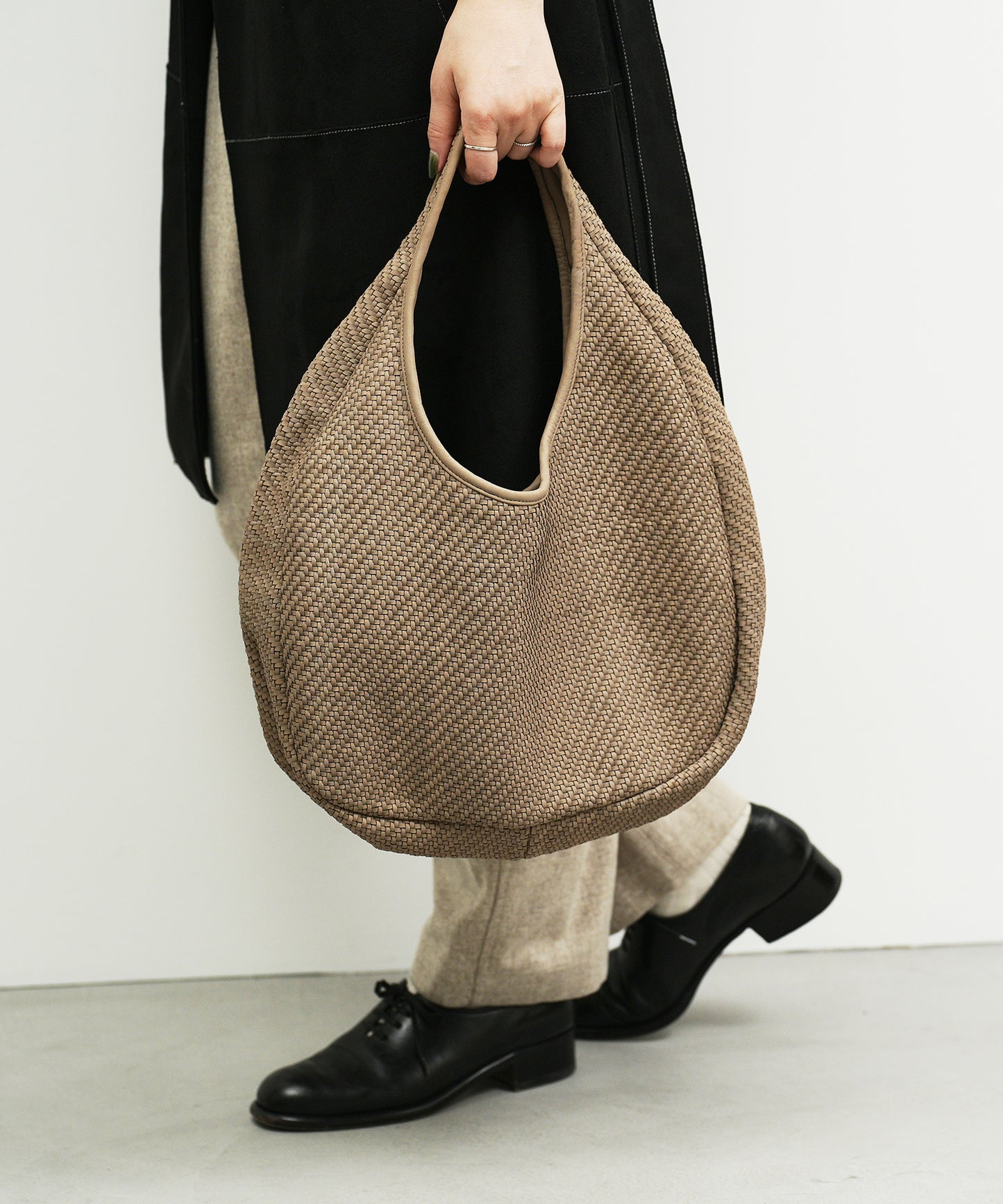 #60/ Circle Basket (marron beige) / sheep skin "SHEEP MESH"