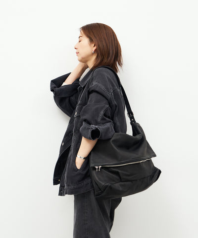 #30 / Flap Pocket Messenger Bag (black) / pigskin 