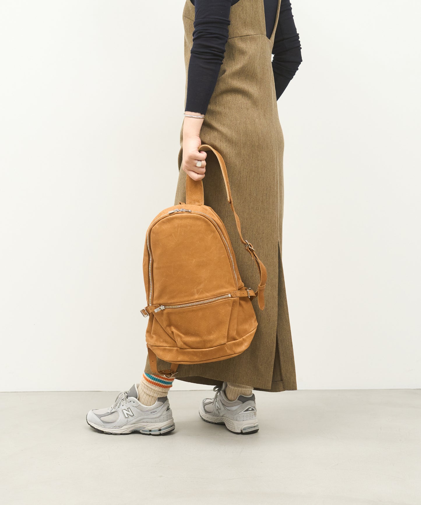 #30 / 寬大手提包 L / 豬皮“HALLIE” 