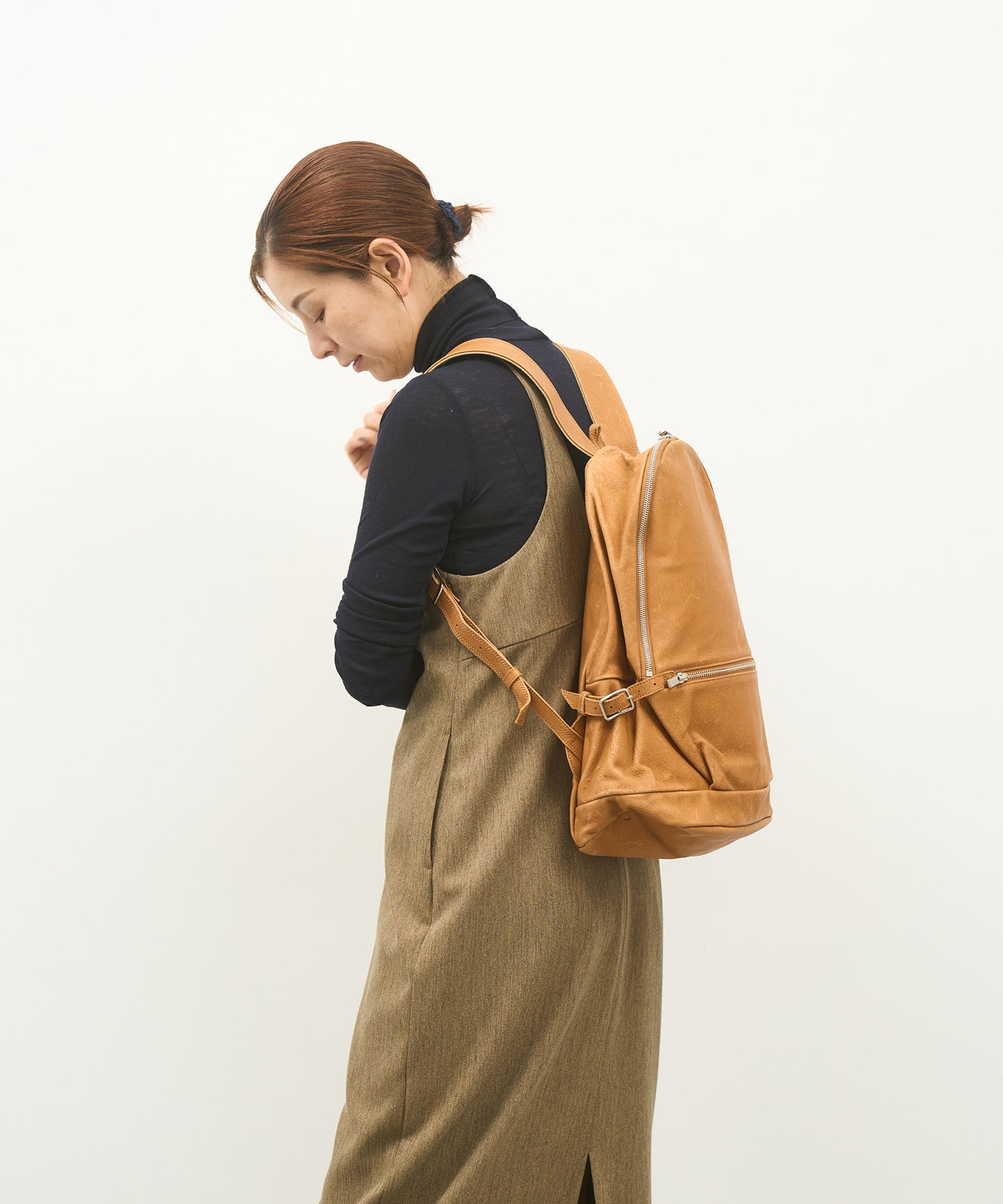 #30 / 寬大手提包 L / 豬皮“HALLIE” 