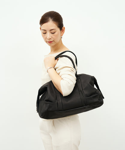 #30/ Day Boston Bag(黑色)/猪皮“HALLIE” 