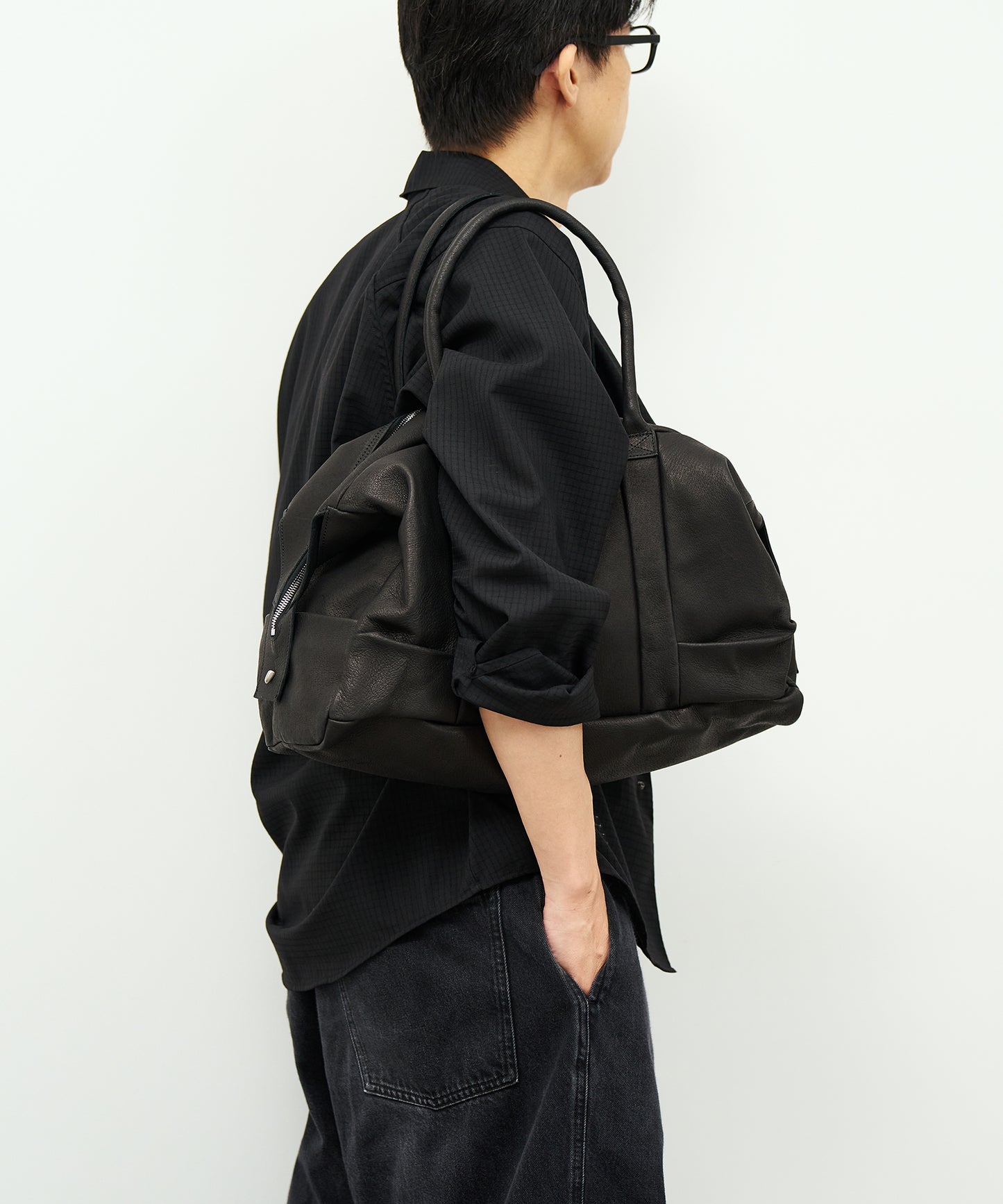 #30/ Day Boston Bag(黑色)/猪皮“HALLIE” 