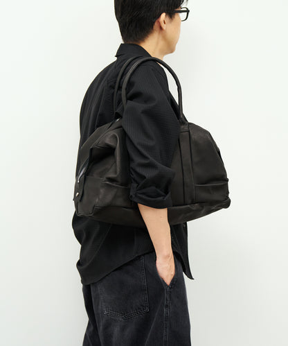 #30/ Day Boston Bag(黑色)/猪皮“HALLIE” 