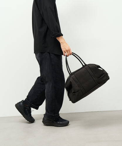 #30/ Day Boston Bag(黑色)/猪皮“HALLIE” 