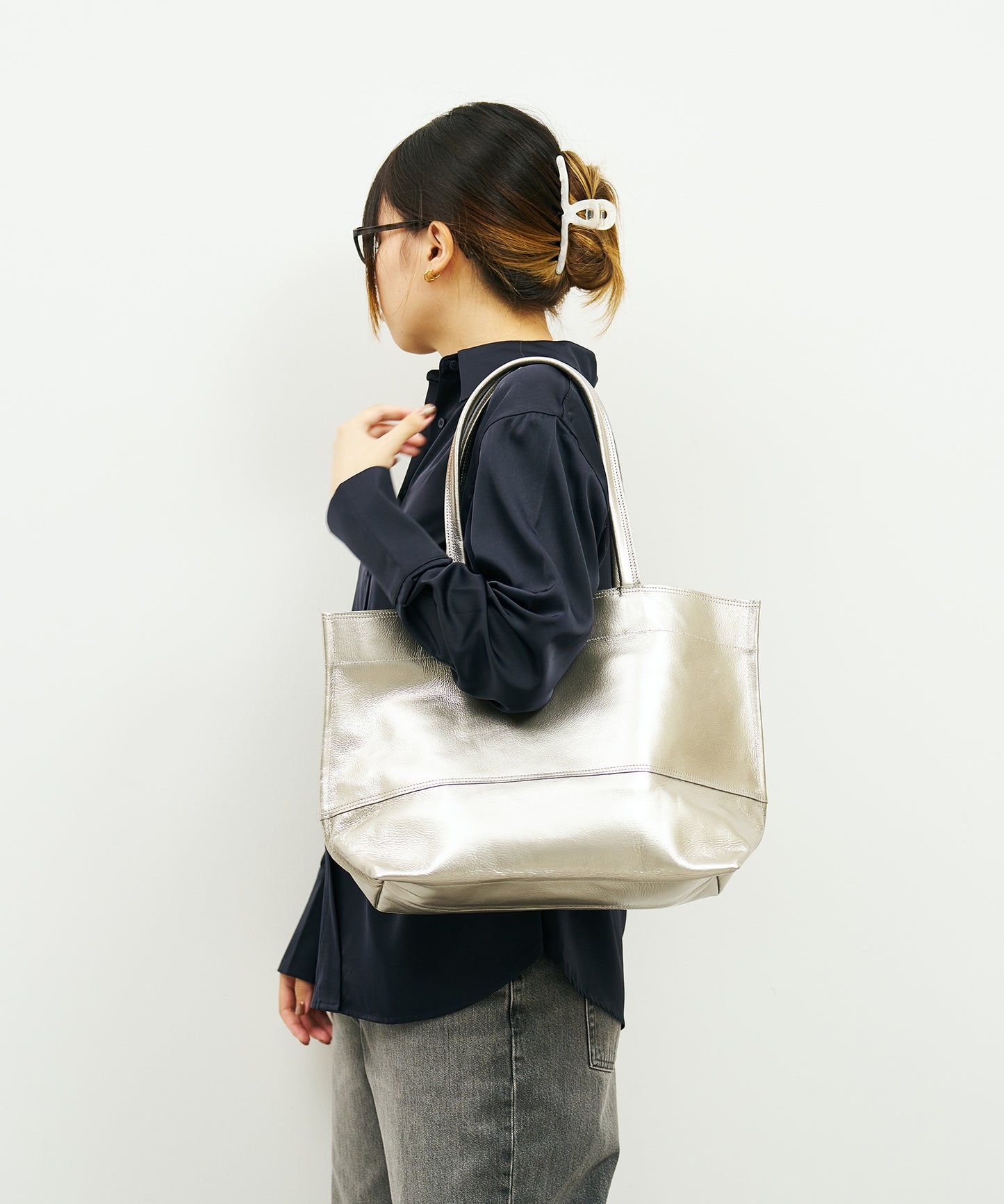 Wide tote M - Silver / pigskin Lustra