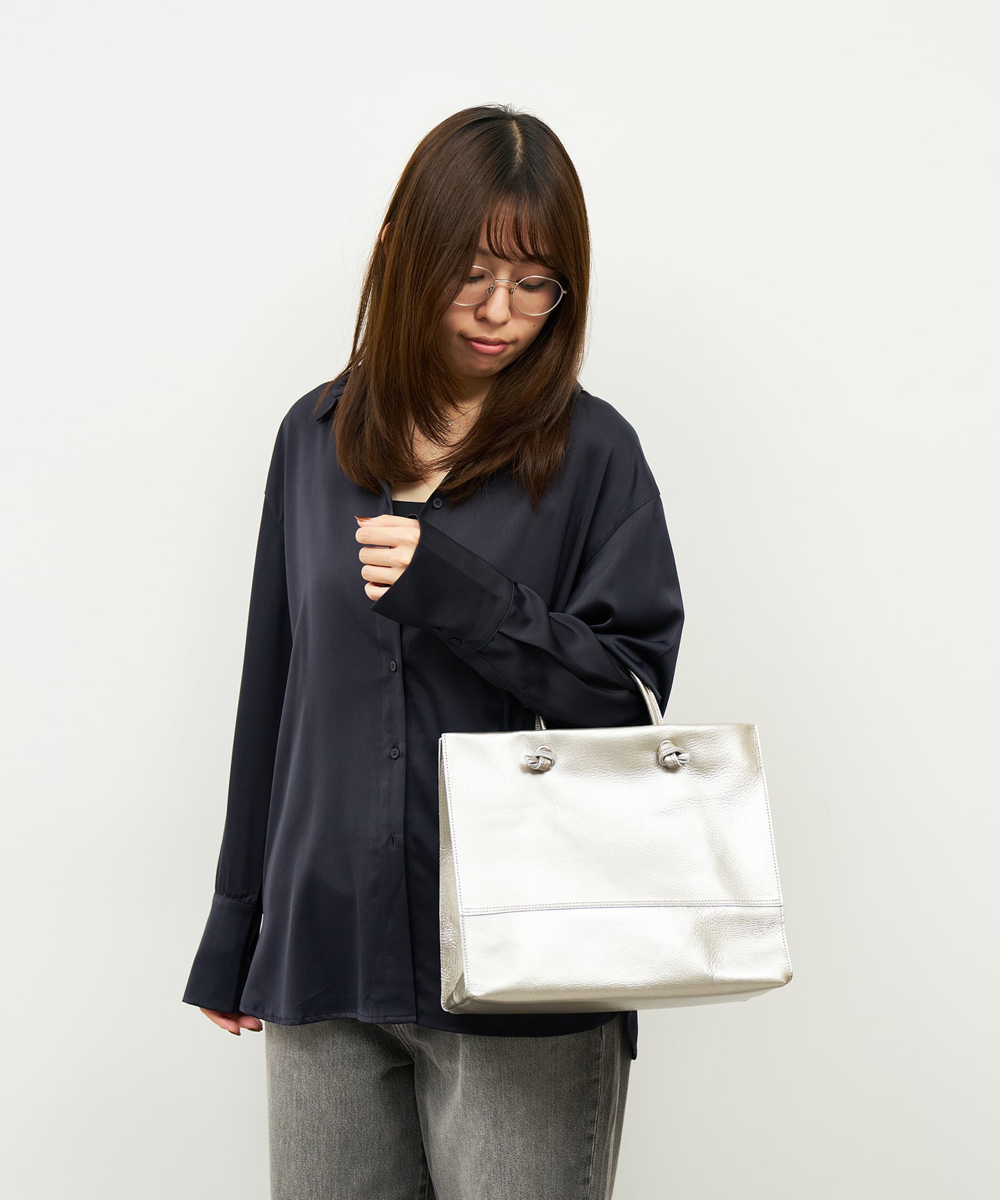 #36/ 日常购物袋 (银色) / 猪皮“LUSTRA” 