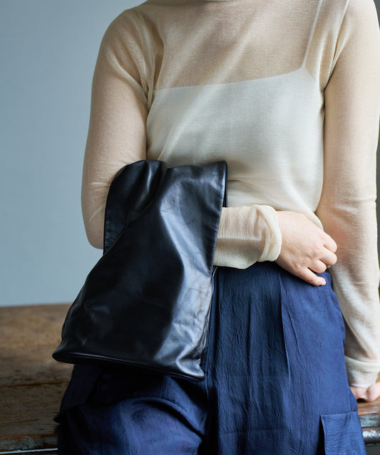 #45/ Sleeve tote (black) / cowhide "APERTO"