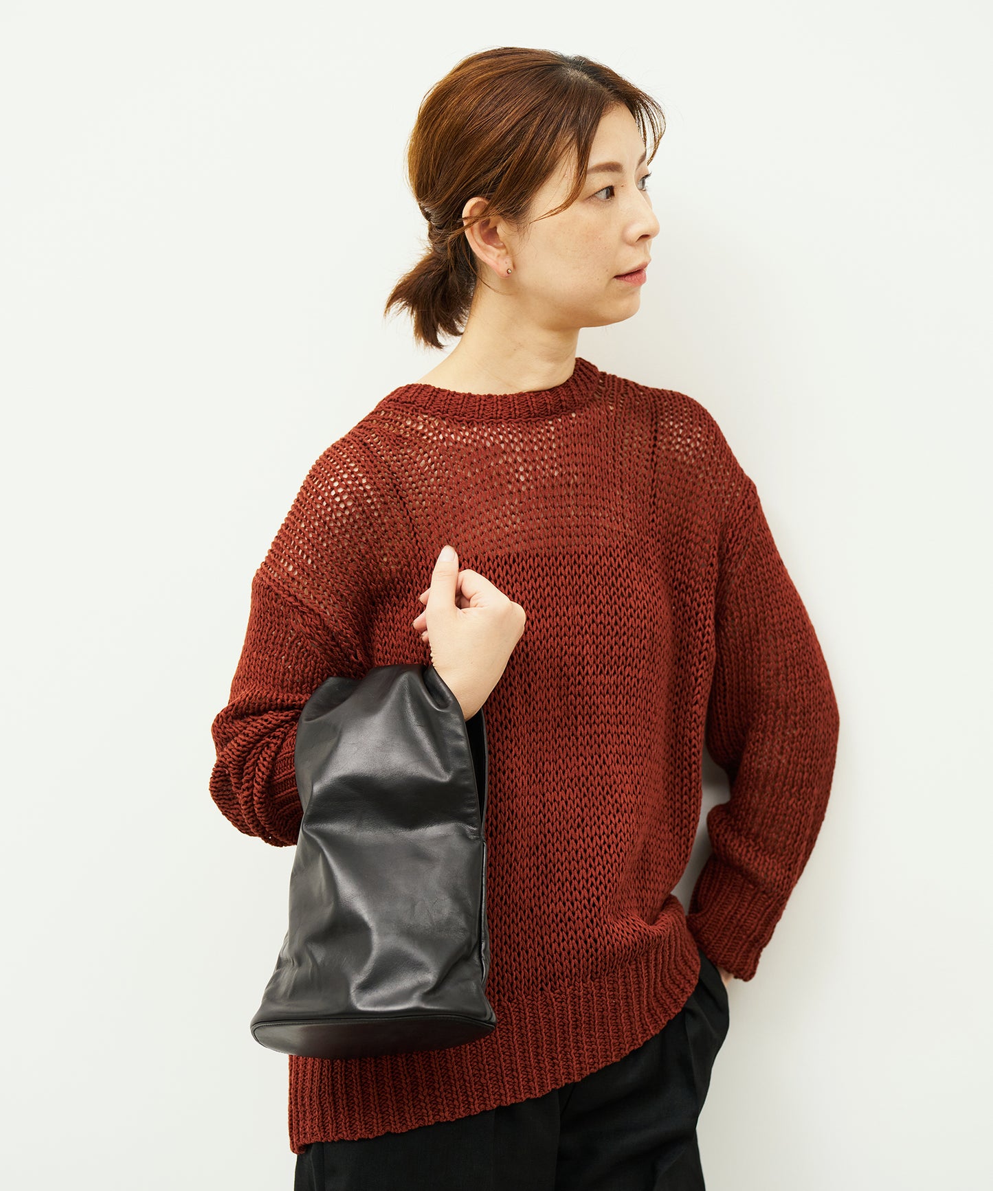 #45/ 袖托特包 (黑色) / 牛皮 "APERTO" 