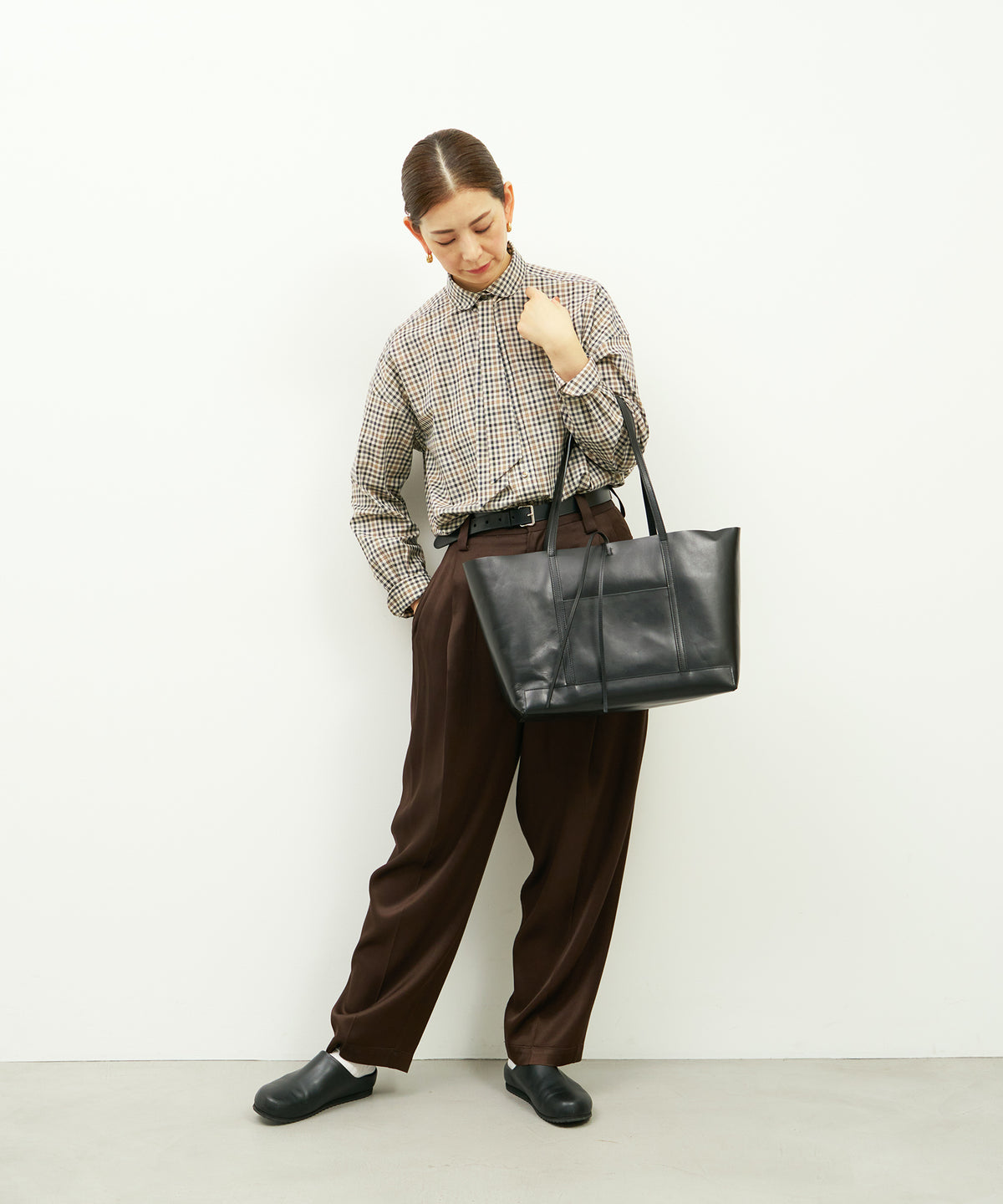 《Limited 5%》Trim Tote - Black / cowhide Aperto