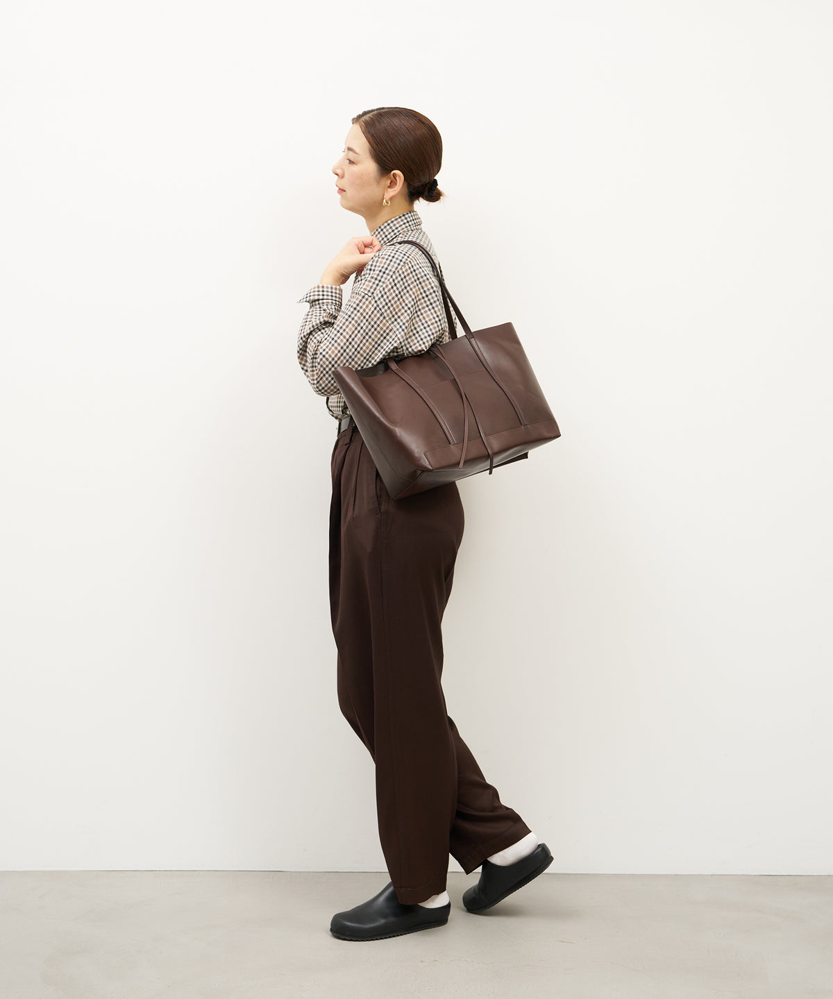《Limited 5%》Trim Tote - Bitter brown / cowhide Aperto