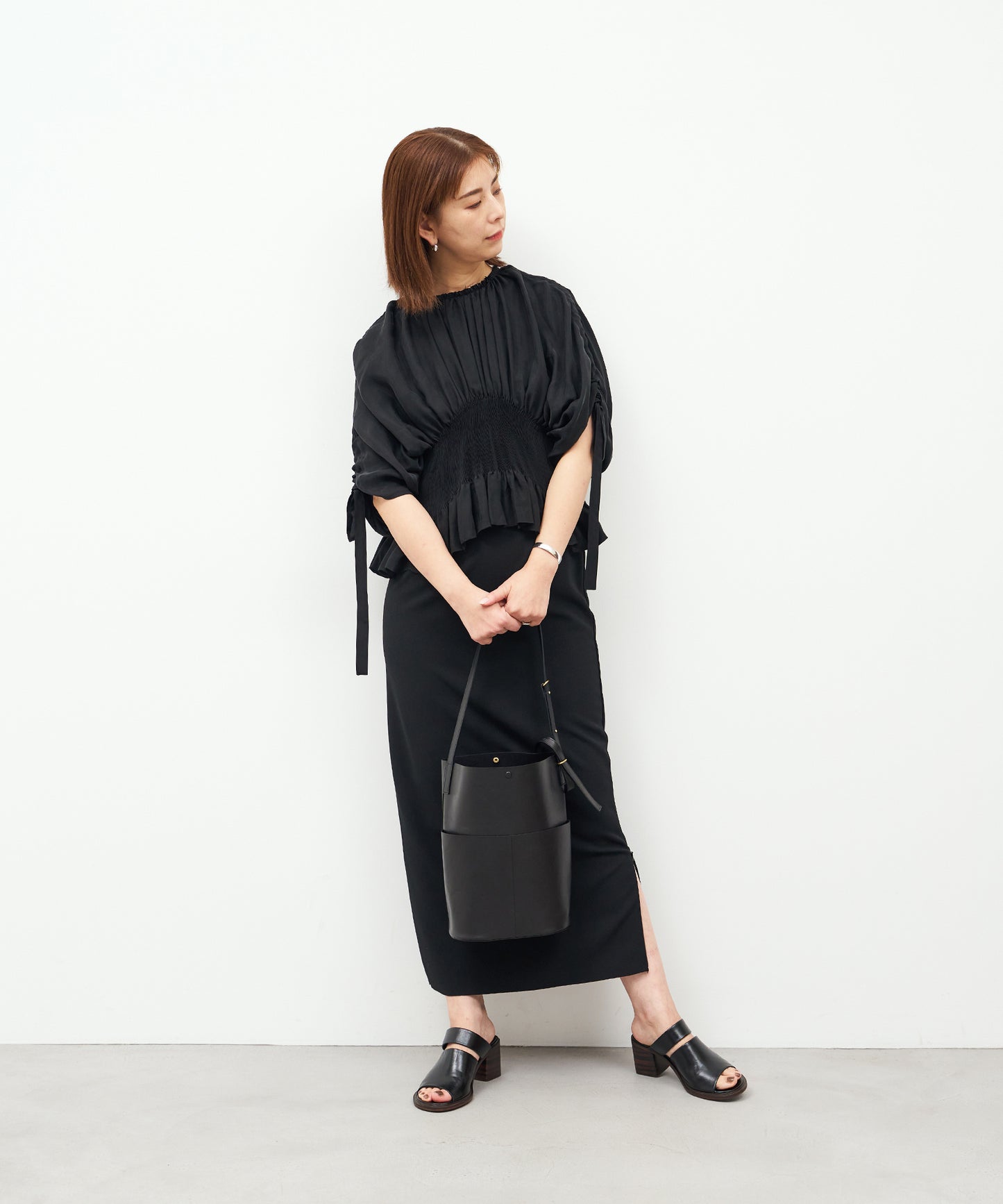 Sleek path - Black / cowhide Aperto