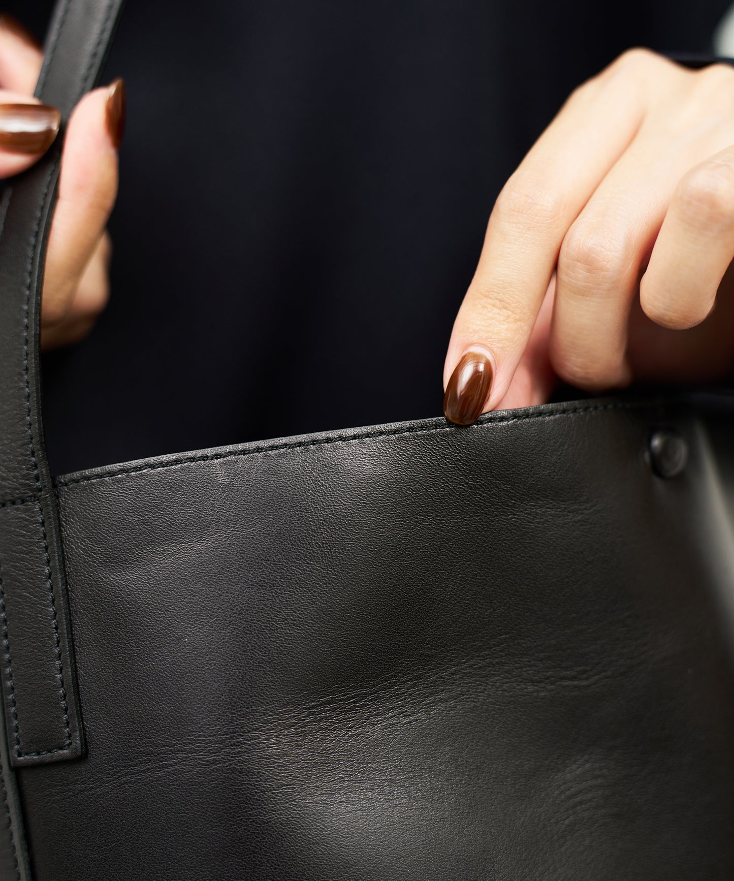 #45/ 光滑路径 / 牛皮“APERTO”