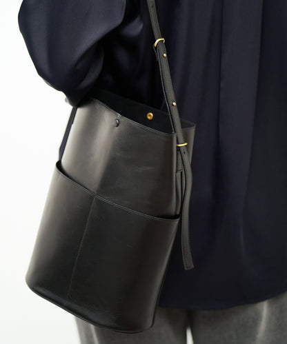 #45/ 光滑路径 / 牛皮“APERTO”