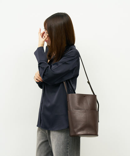 #45/ 光滑路径（苦棕色）/ 牛皮“APERTO”