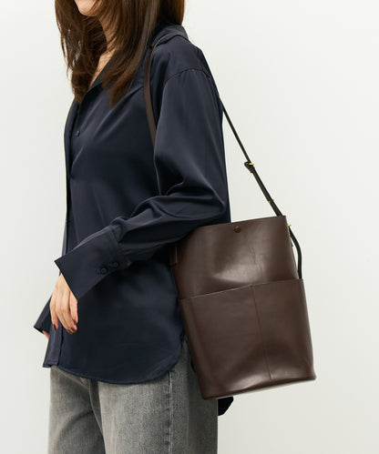 #45/ 光滑路径（苦棕色）/ 牛皮“APERTO”