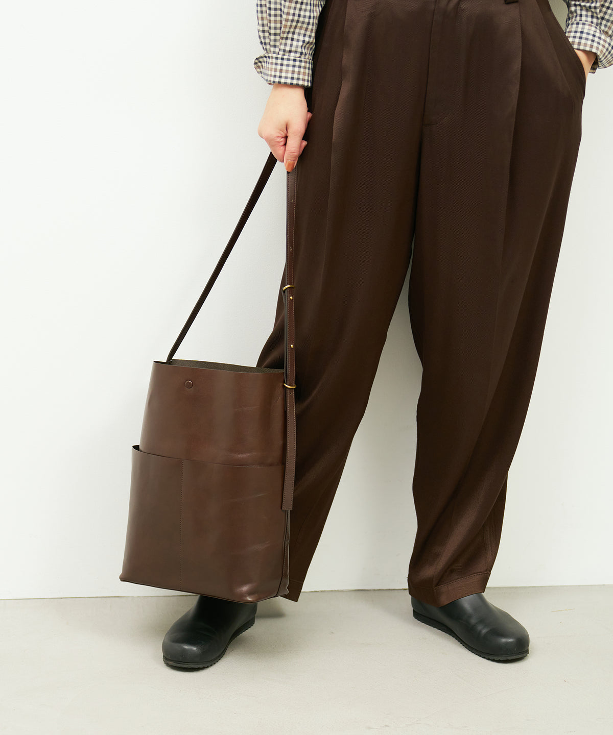 《Limited 5%》Sleek Path Cargo - Bitter brown / cowhide Aperto