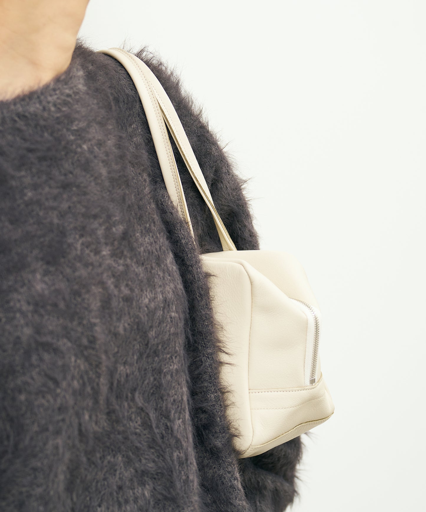 EOS / #52 / 方形行李袋 XS / 牛皮“VALENCIA”