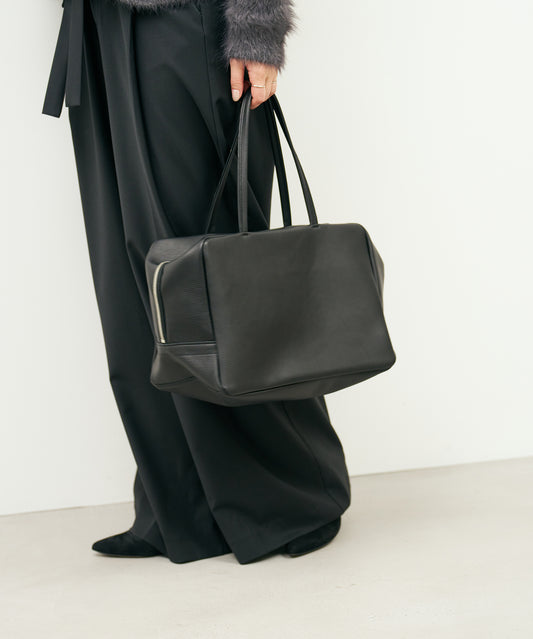 #52b/ Square duffel bag M (black) / cowhide "VALENCIA"