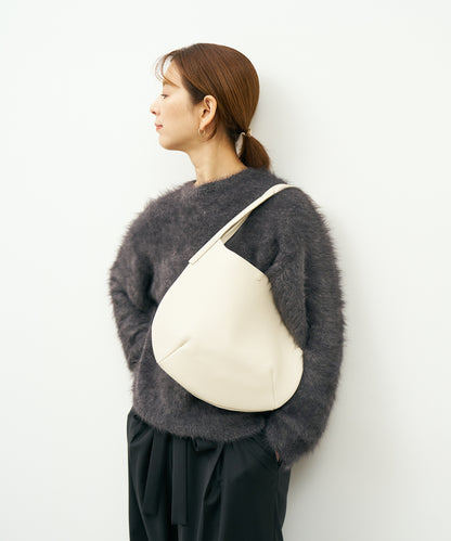 EOS / #52 / 圓形手提包 / 牛皮“VALENCIA”