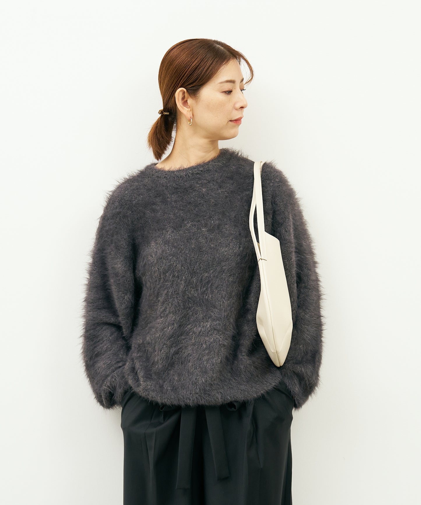 EOS / #52 / 圓形手提包 / 牛皮“VALENCIA”