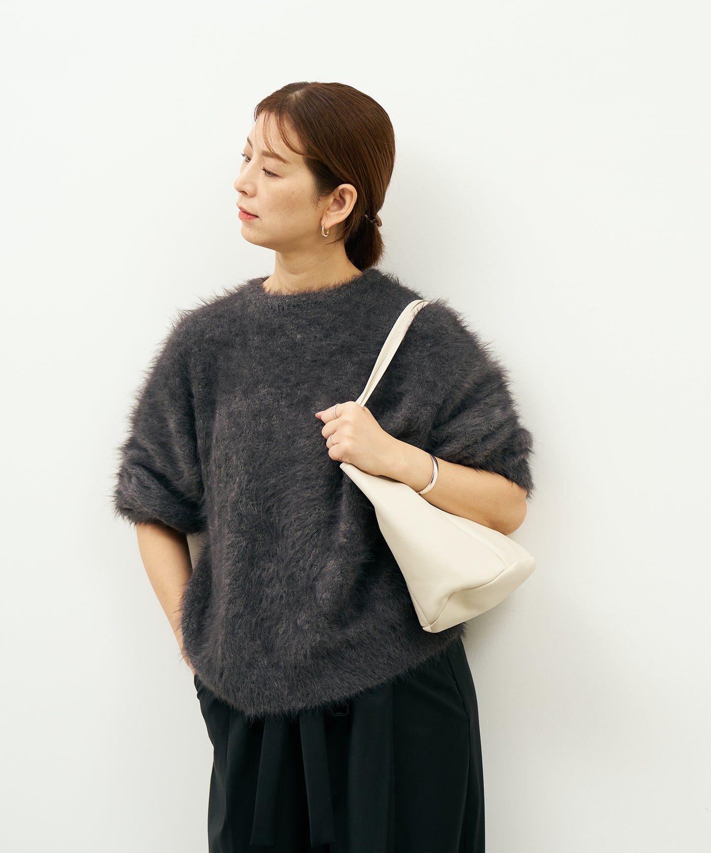 EOS / #52 / 圓形手提包 / 牛皮“VALENCIA”