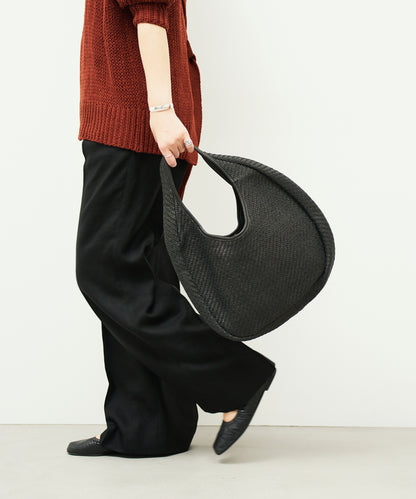 #60/ Circle Basket (black) / sheep skin "SHEEP MESH"