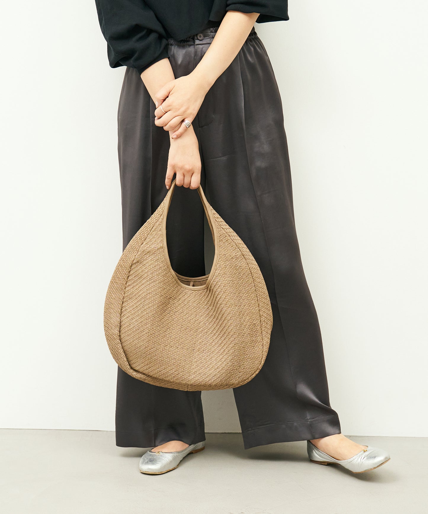 #60/ Circle Basket (marron beige) / sheep skin "SHEEP MESH"