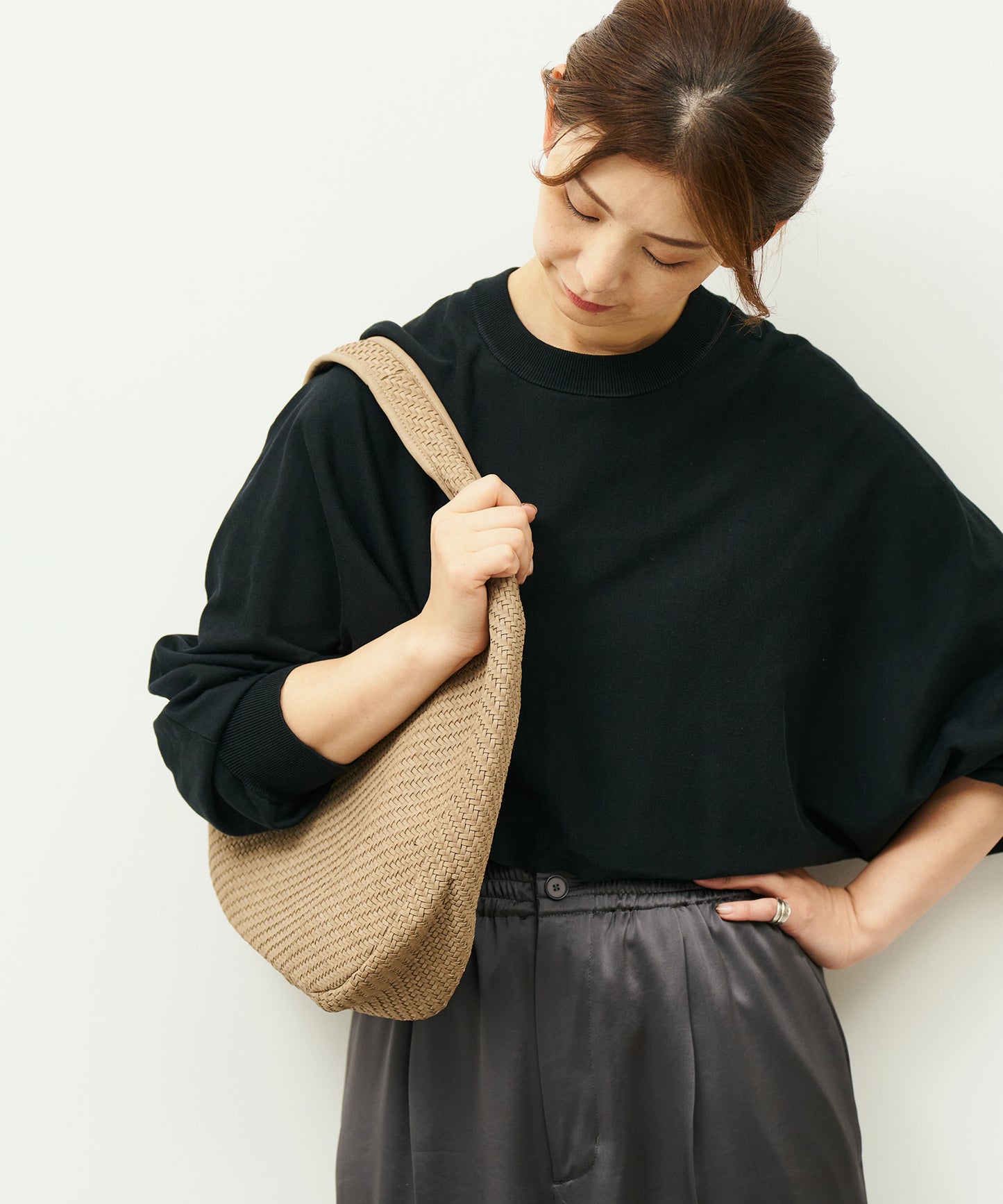 #60/ Circle Basket (marron beige) / sheep skin "SHEEP MESH"