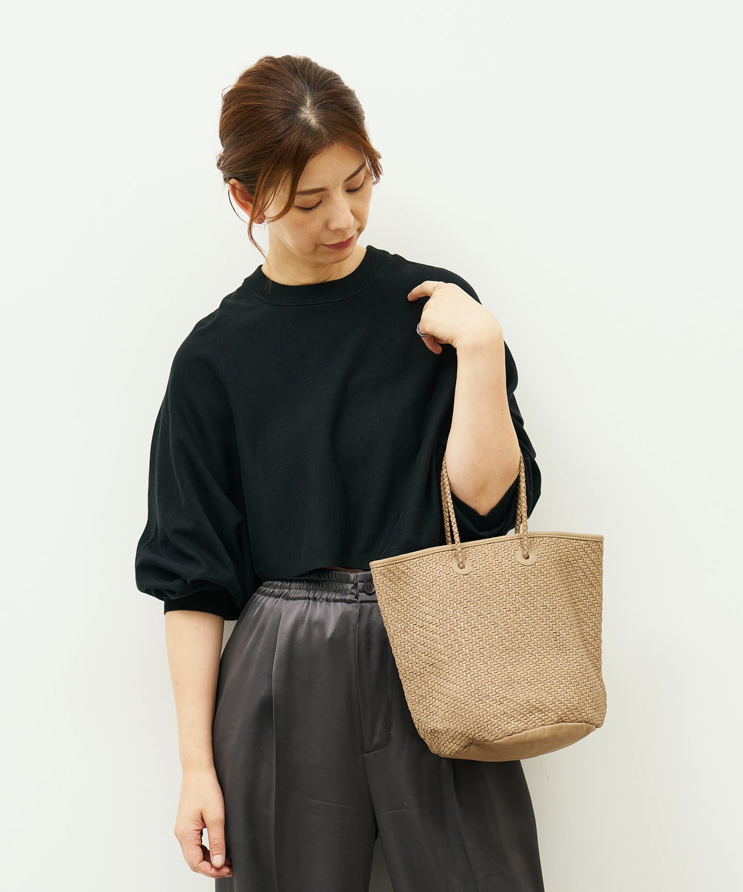 #60/ 籃子（栗米色）/ 羊皮“SHEEP MESH” 