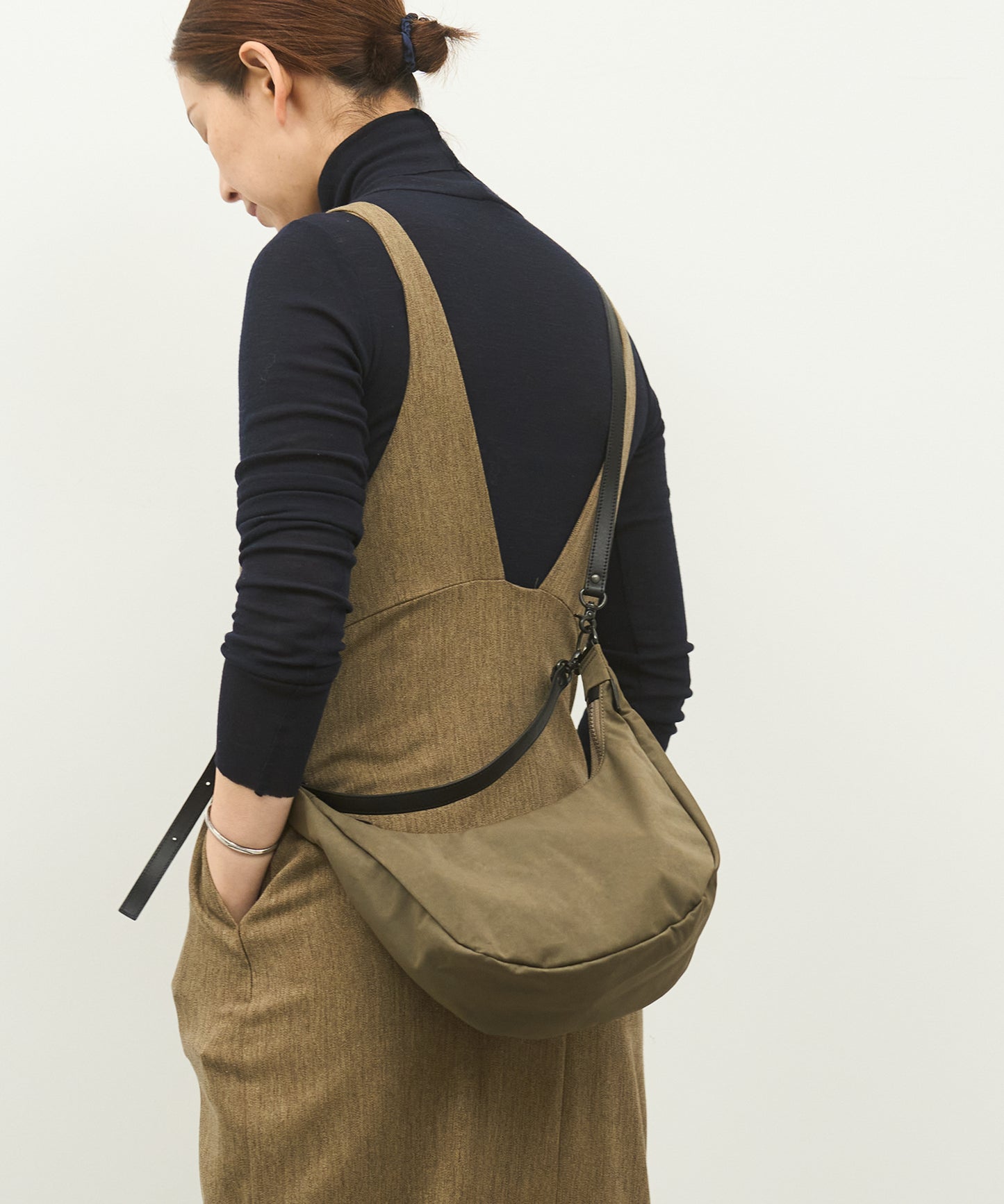 【9/6発売】Bolso de hombro redondo diario / nailon "Nylon de alta densidad" 