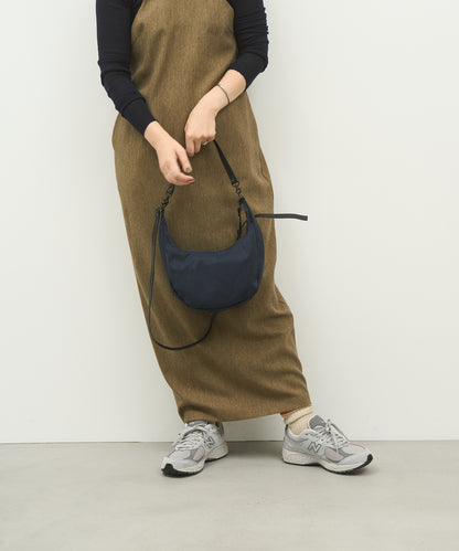 【9/6発売】Bolso de hombro redondo diario / nailon "Nylon de alta densidad" 