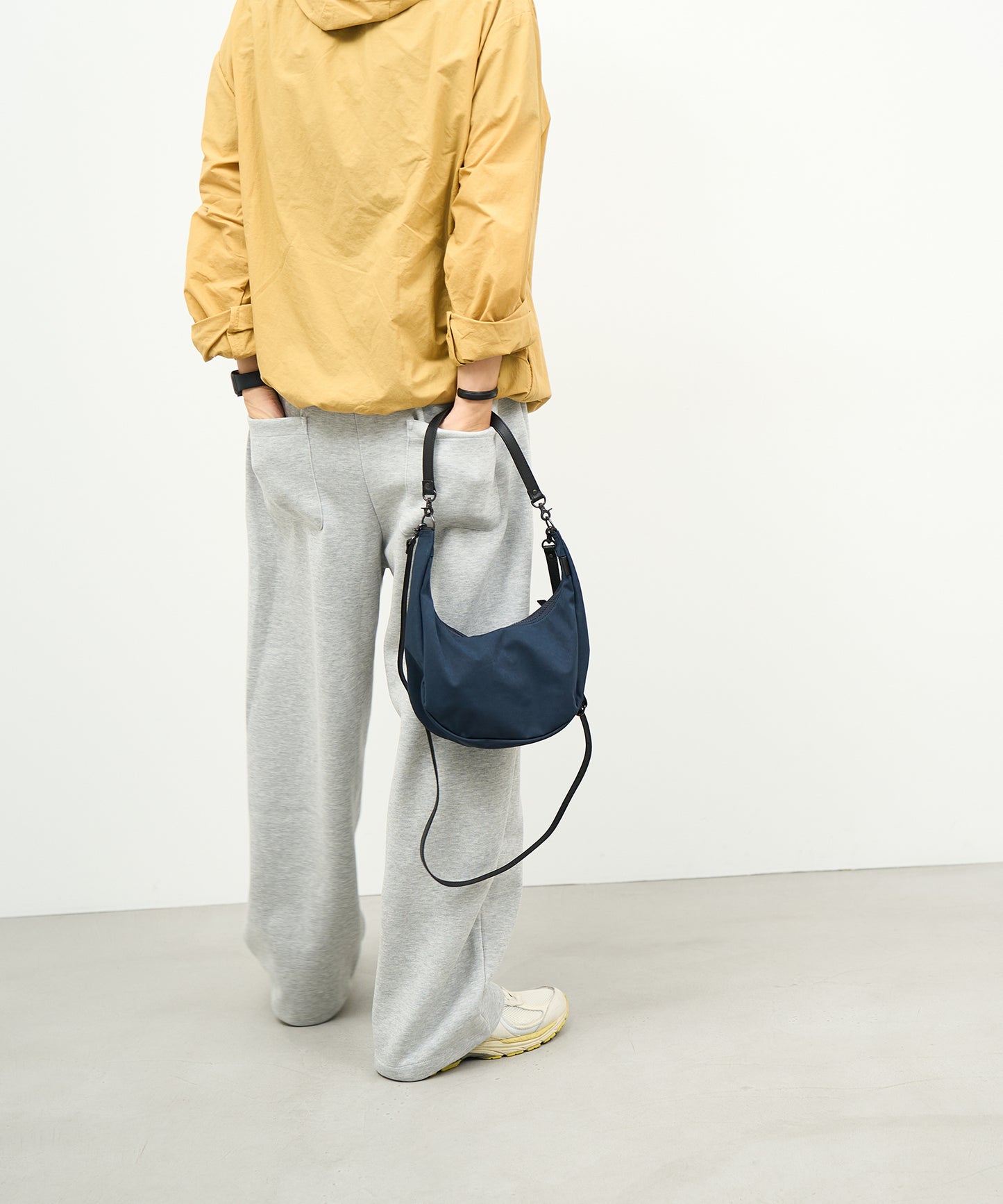 【9/6発売】Bolso de hombro redondo diario / nailon "Nylon de alta densidad" 