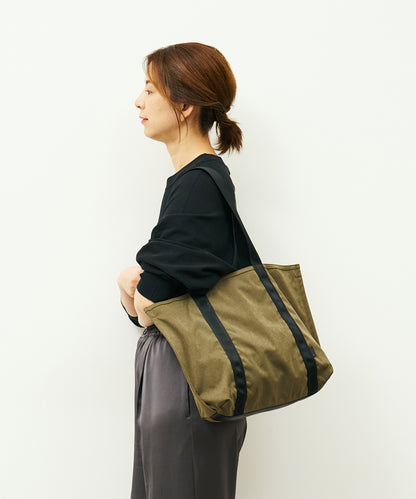 #89/ 皮帶托特包 (卡其色) / 高清尼龍