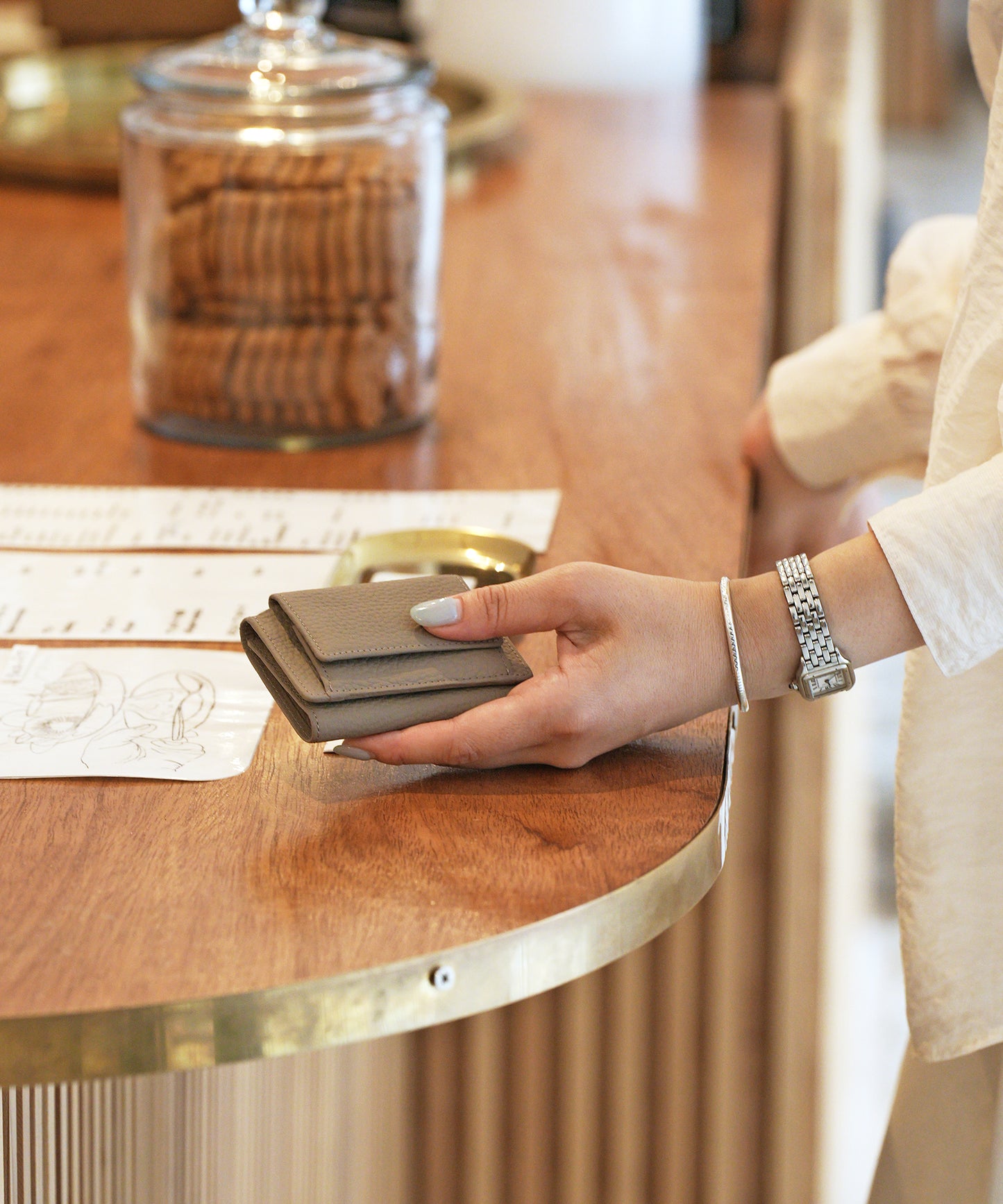 【25AW】#51b/迷你錢包(杏仁灰)/牛皮“PHILIP” 