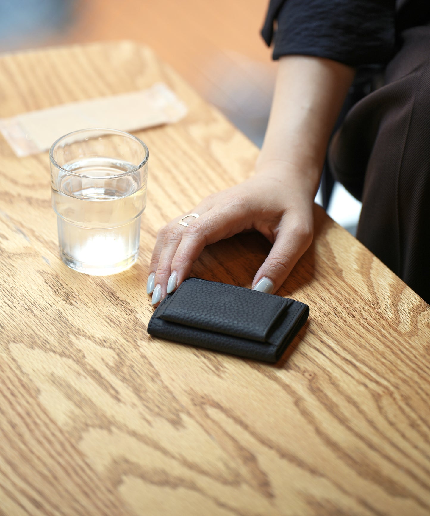 【25AW】#51b/迷你錢包(墨黑色)/牛皮“PHILIP” 