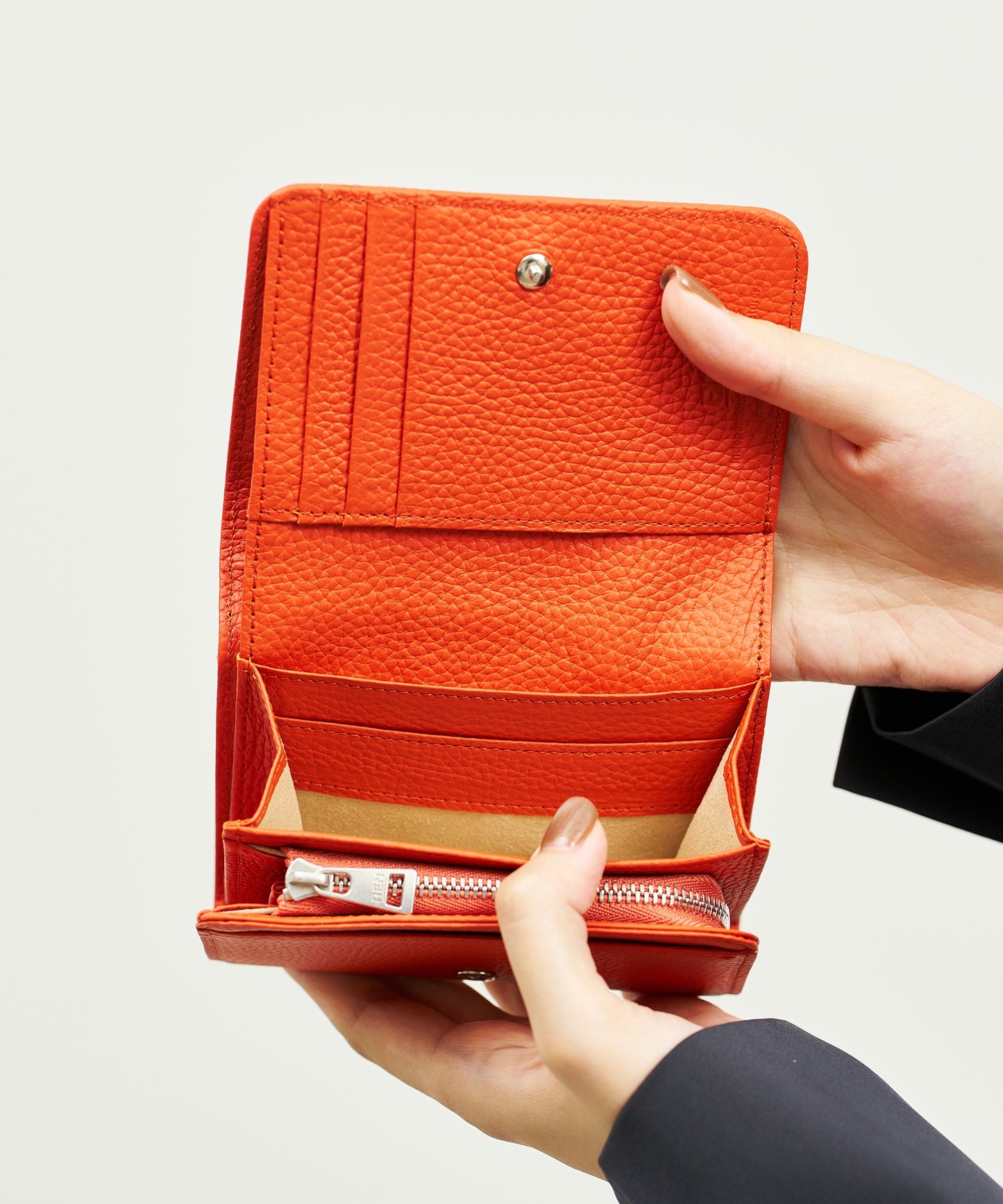 Postman wallet S - scarlet  / cowhide EN