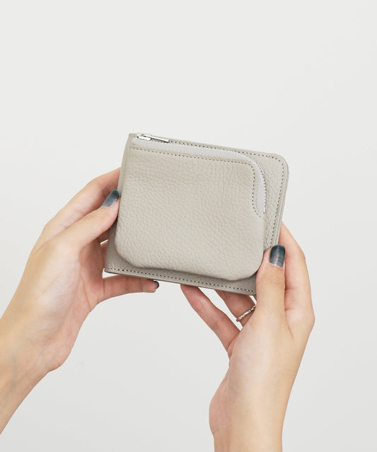 Patch pocket wallet - pale gray / cowhide EN