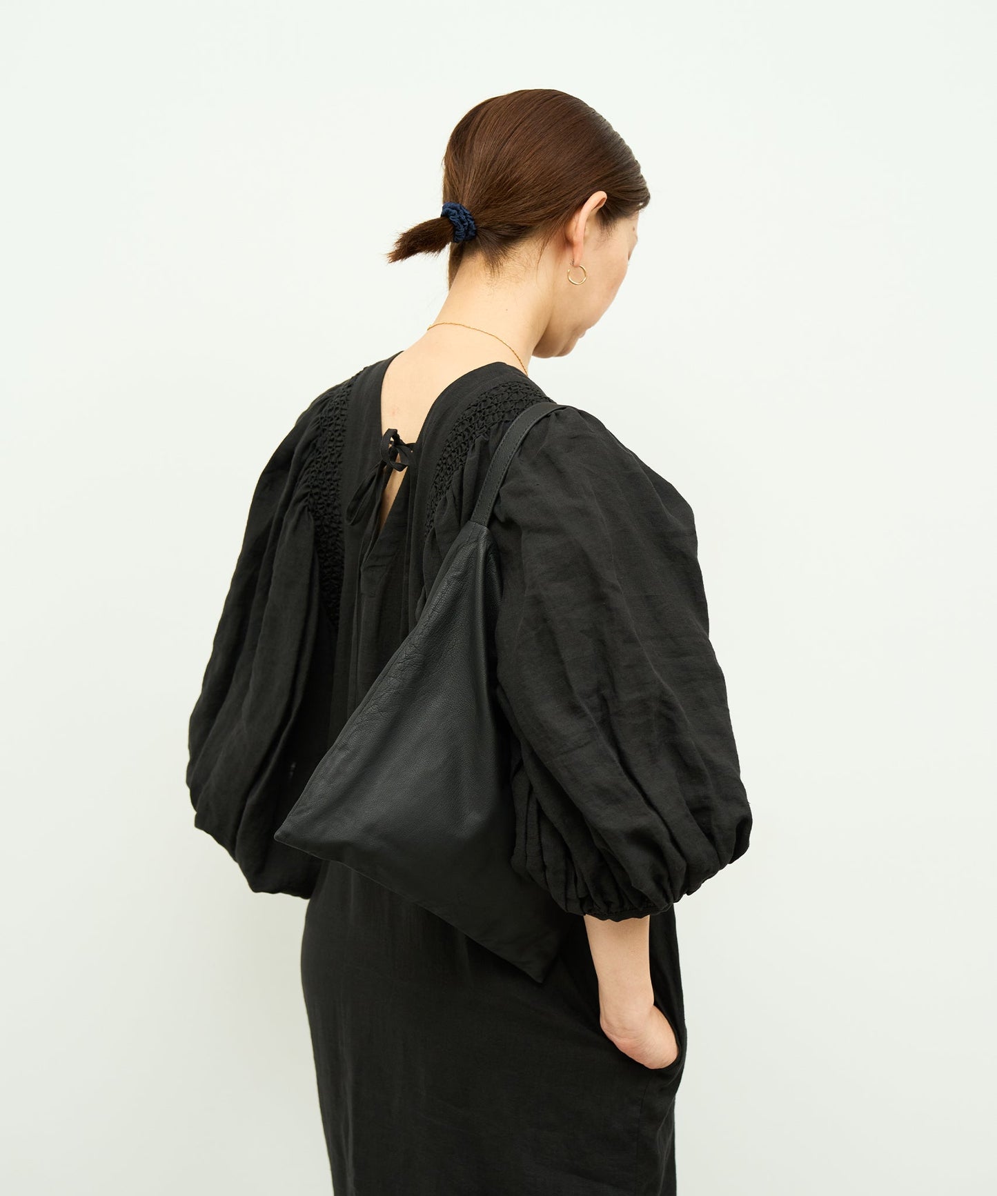 #11 / Basic square M (black) / goatskin "BARE"